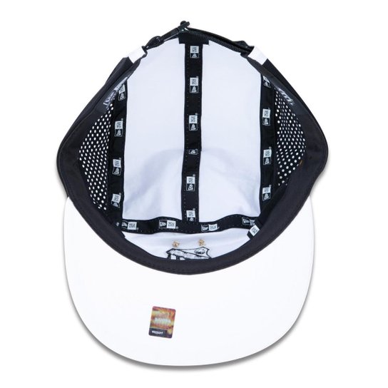 BONE CAMPER STRAPBACK ABA RETA FUTEBOL SANTOS ABA CURVA STRAPBACK BRANCO/PRETO NEW ERA