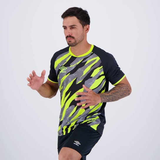 Camisa Umbro Artillery Preto e Verde