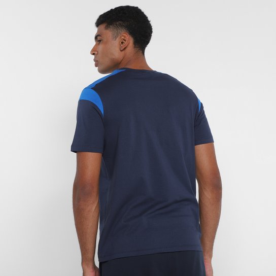 Camiseta Manga Curta Umbro College Motion Masculina