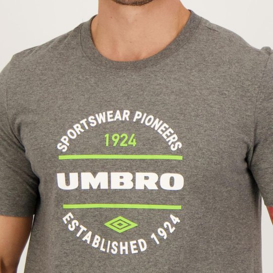 Camiseta Manga Curta Umbro Football Pioneers Masculina