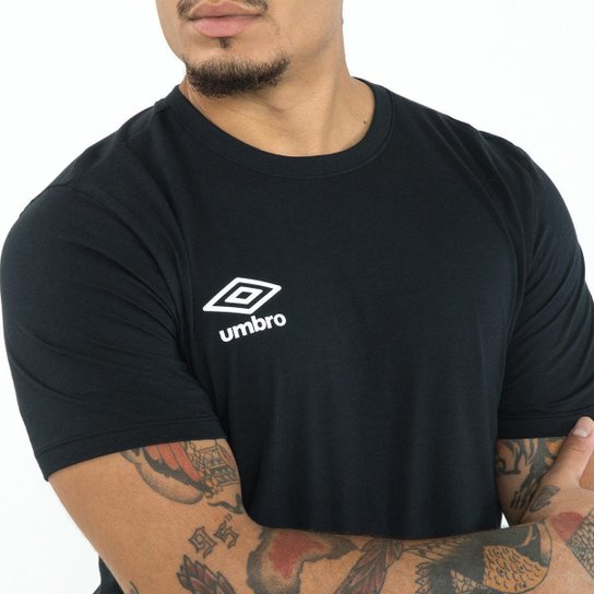Camiseta Masculina Umbro Essential