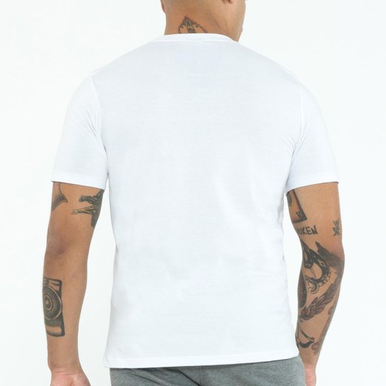 Camiseta Masculina Umbro Essential