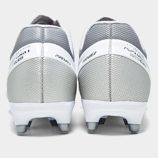 Chuteira Campo Umbro Adamant Master Class Premier Unissex