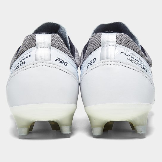 Chuteira Campo Umbro Adamant Master Class Pro Unissex