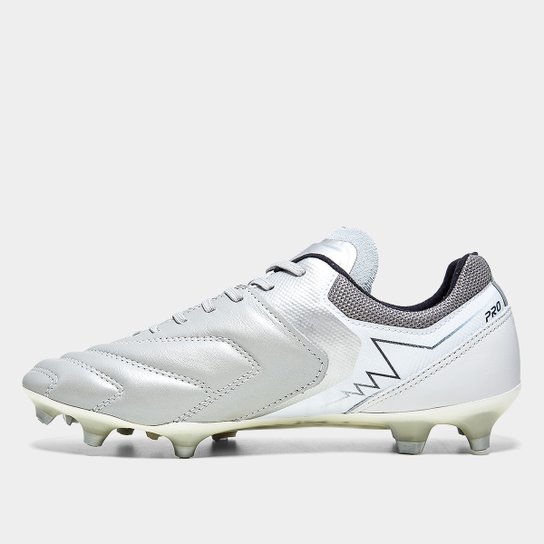 Chuteira Campo Umbro Adamant Master Class Pro Unissex