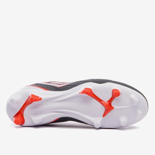 Chuteira Campo Umbro Attak III Unissex