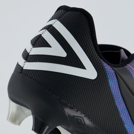 Chuteira Umbro Domain Campo Masculina