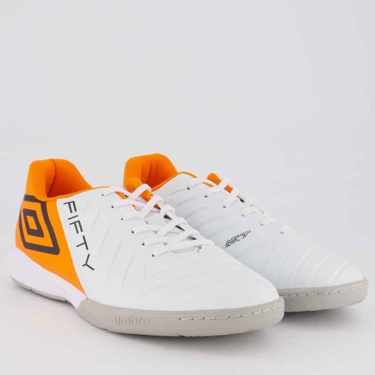 Chuteira Umbro Fifty VI Futsal Branca e Laranja