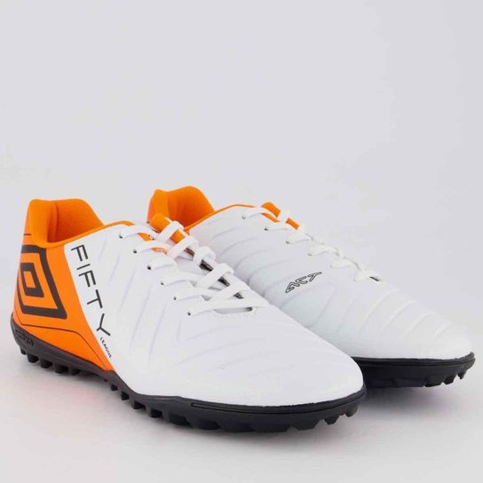 Chuteira Umbro Fifty VI League Society Branca e Laranja