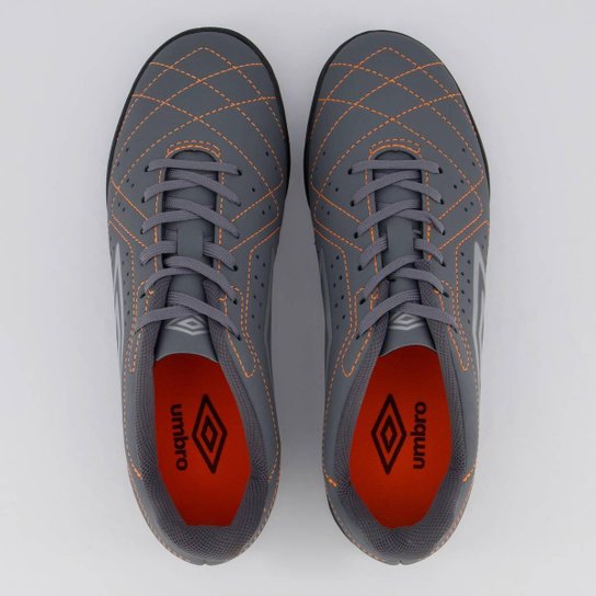 Chuteira Umbro Neo Striker Society Cinza e Laranja