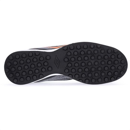 Chuteira Umbro Society Gravity Preto Grafite e Laranja - Masculino