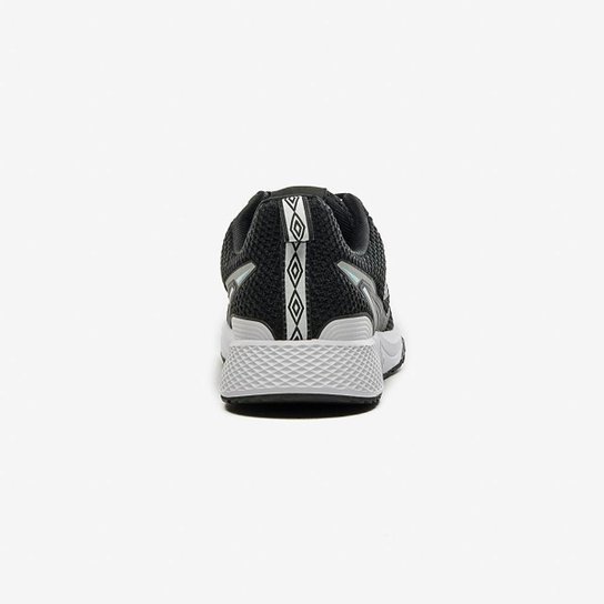 Tênis Umbro Trainer